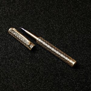 Classic Floral Filigree in Black